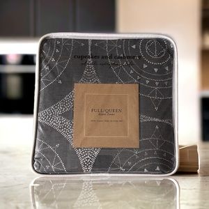 Cupcakes and Cashmere Full/Queen Dotted Medallion Duvet Cover New